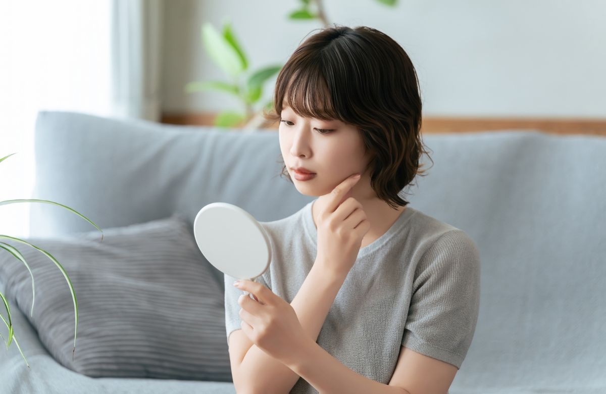 肌を気にする女性